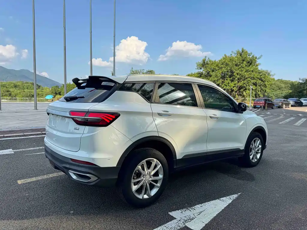 Geely Binyue — миниатюра 15