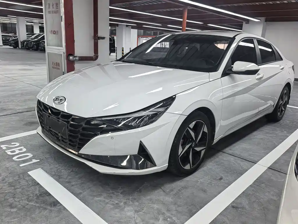 Hyundai Elantra 2023