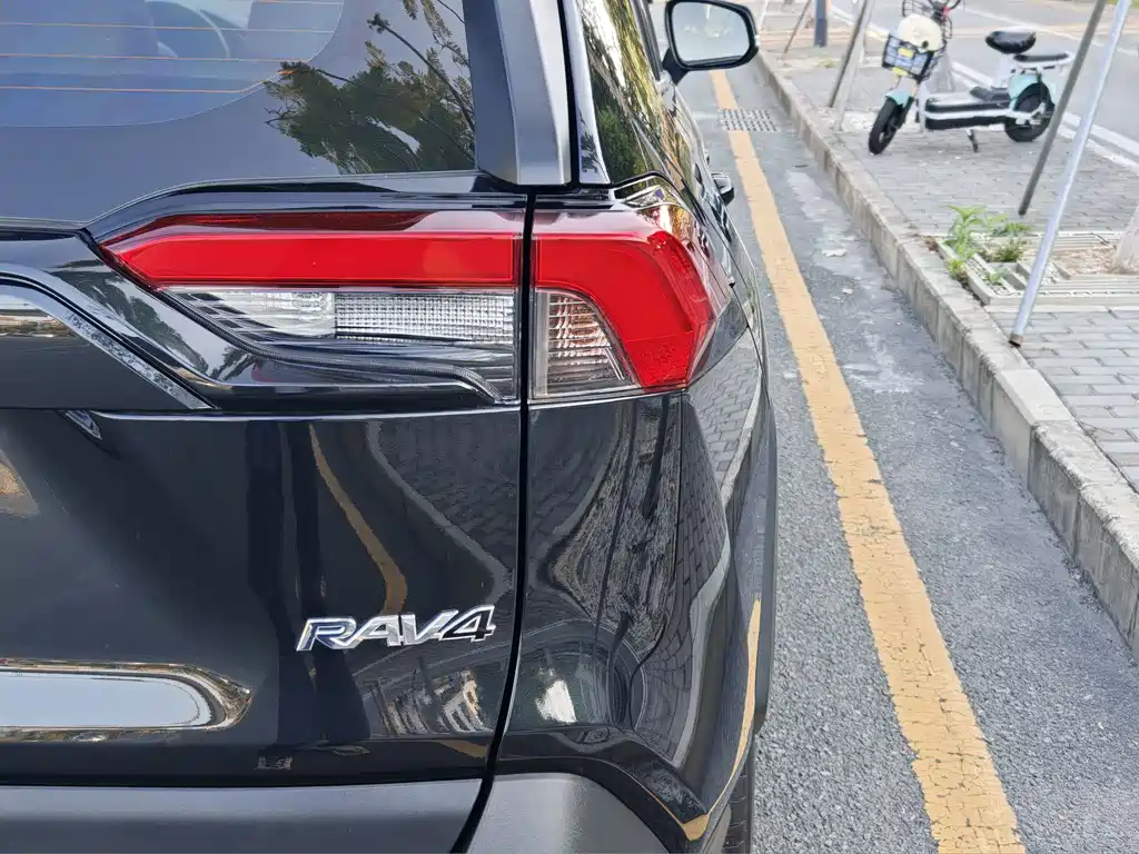 TOYOTA RAV4 RONGFANG