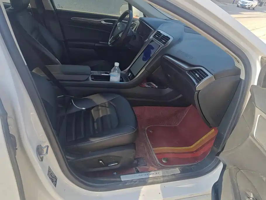 Ford Mondeo — миниатюра 8