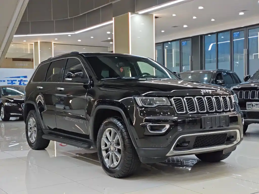 Jeep Grand Cherokee (Import) — миниатюра 3