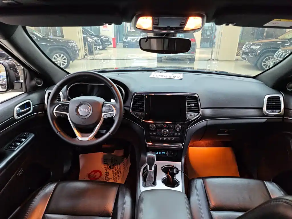 Jeep Grand Cherokee (Import) — миниатюра 14