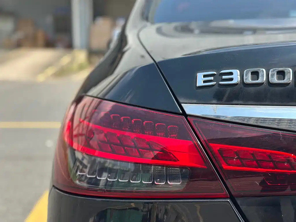 Mercedes-Benz E-Class — миниатюра 22