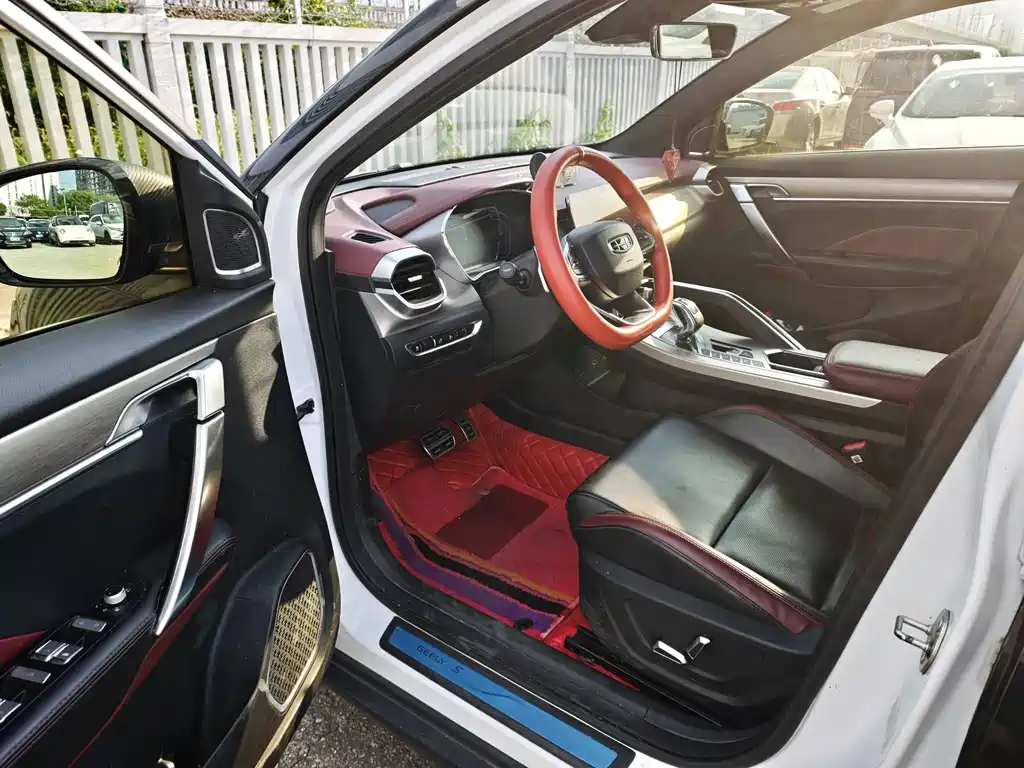 Geely Binyue — миниатюра 5