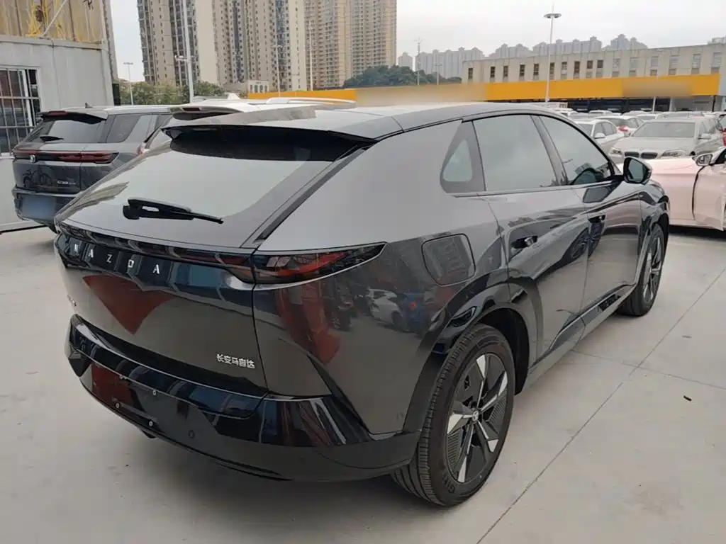 Mazda EZ-60 — миниатюра 7
