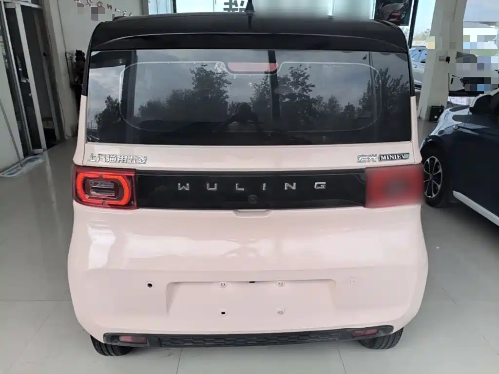 Wuling MINIEV — миниатюра 6