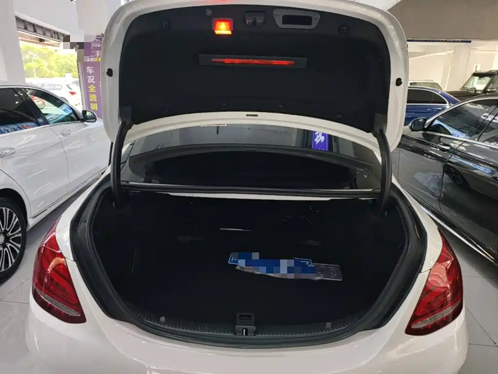 Mercedes-Benz C-Class — миниатюра 19