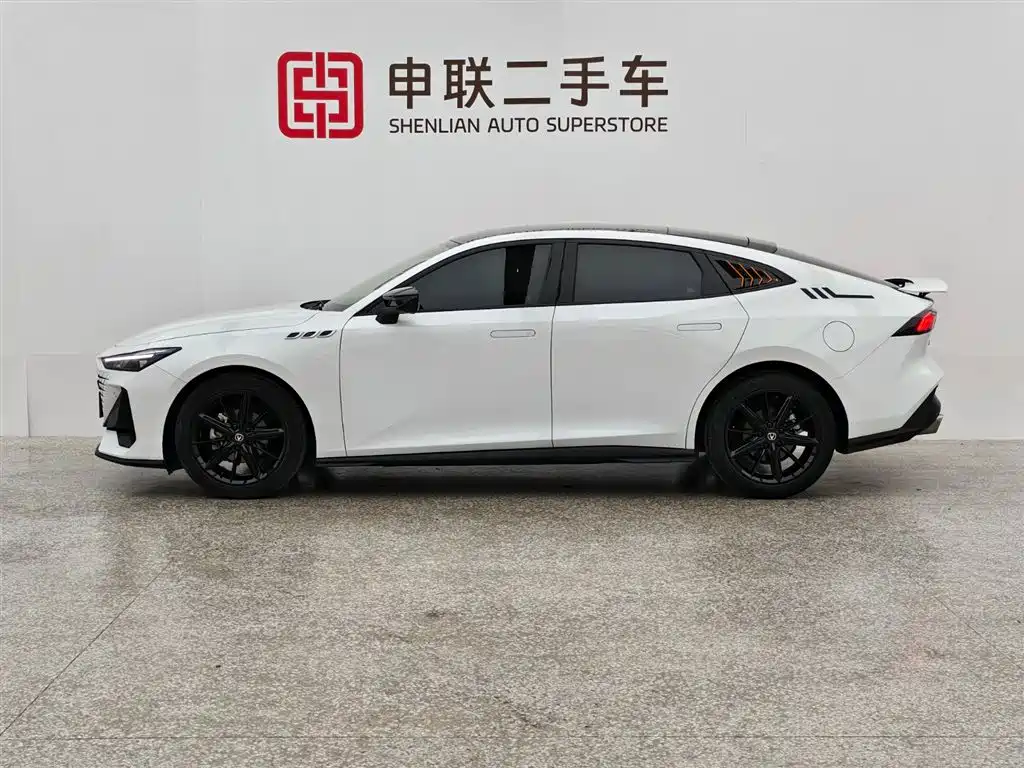 Changan UNI-V 2022 1.5T Luxury