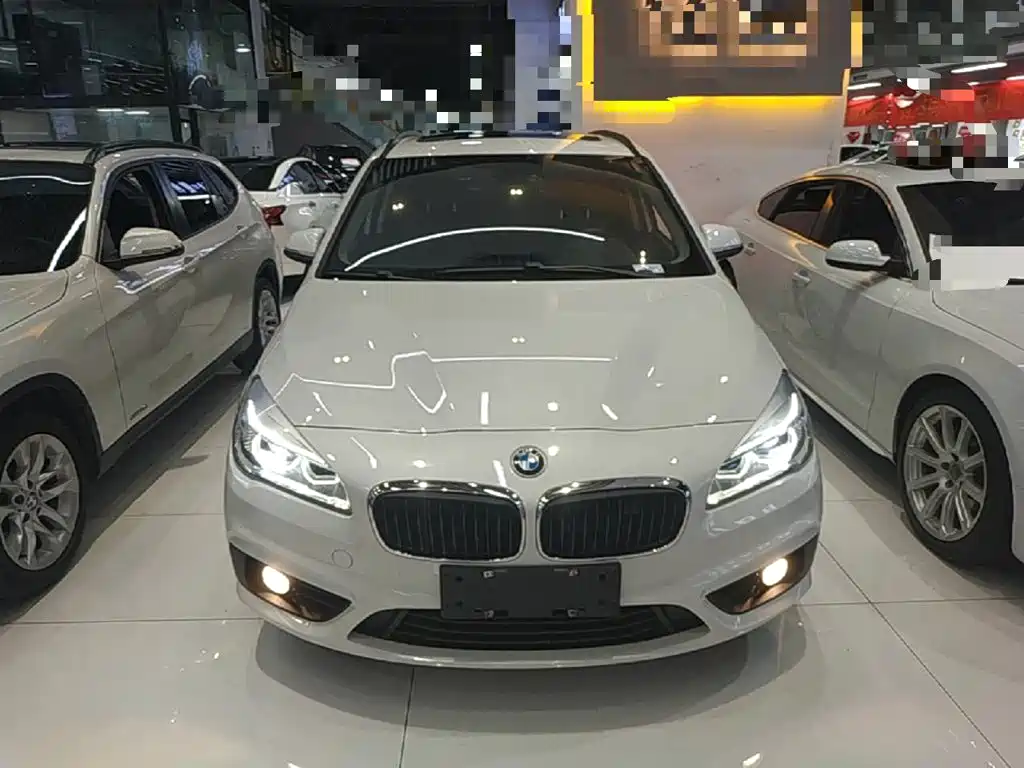 BMW 2 Series Active Tourer — миниатюра 3
