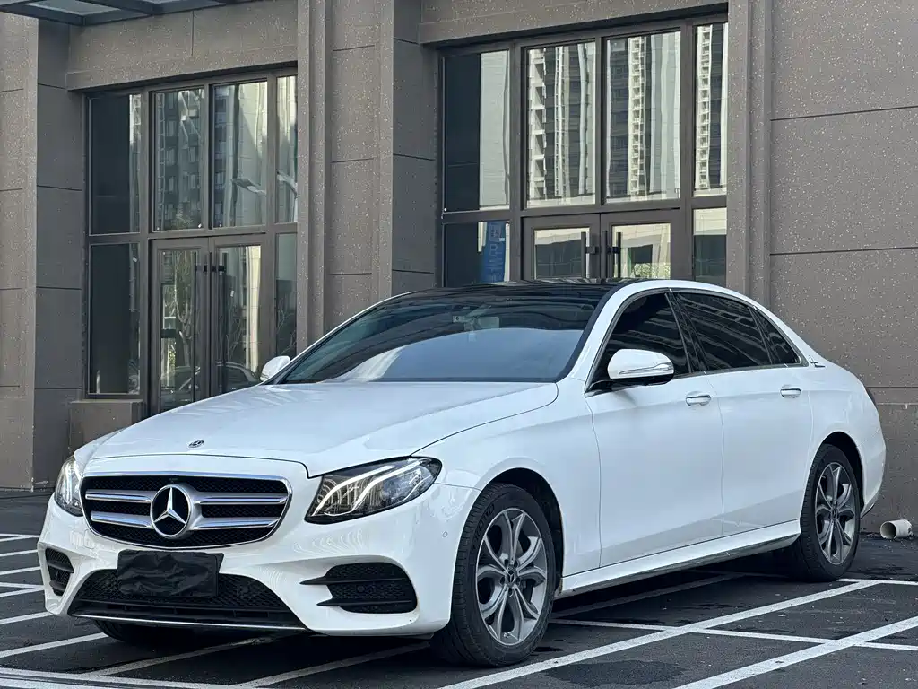 Mercedes-Benz E-Class — миниатюра 3