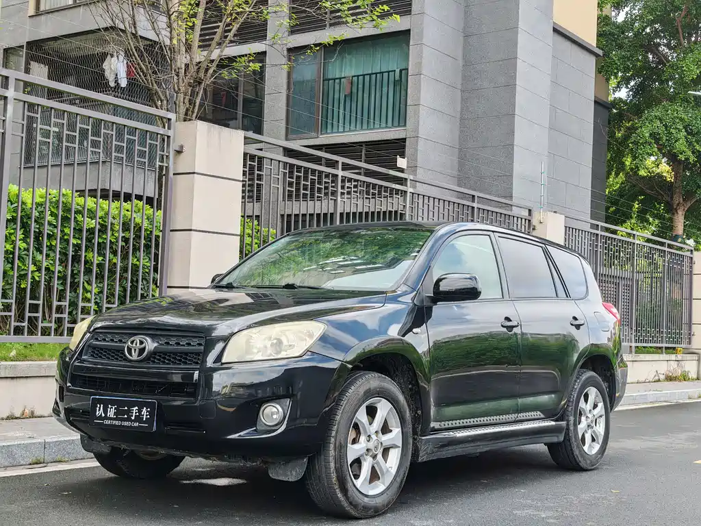 Toyota RAV4 2011