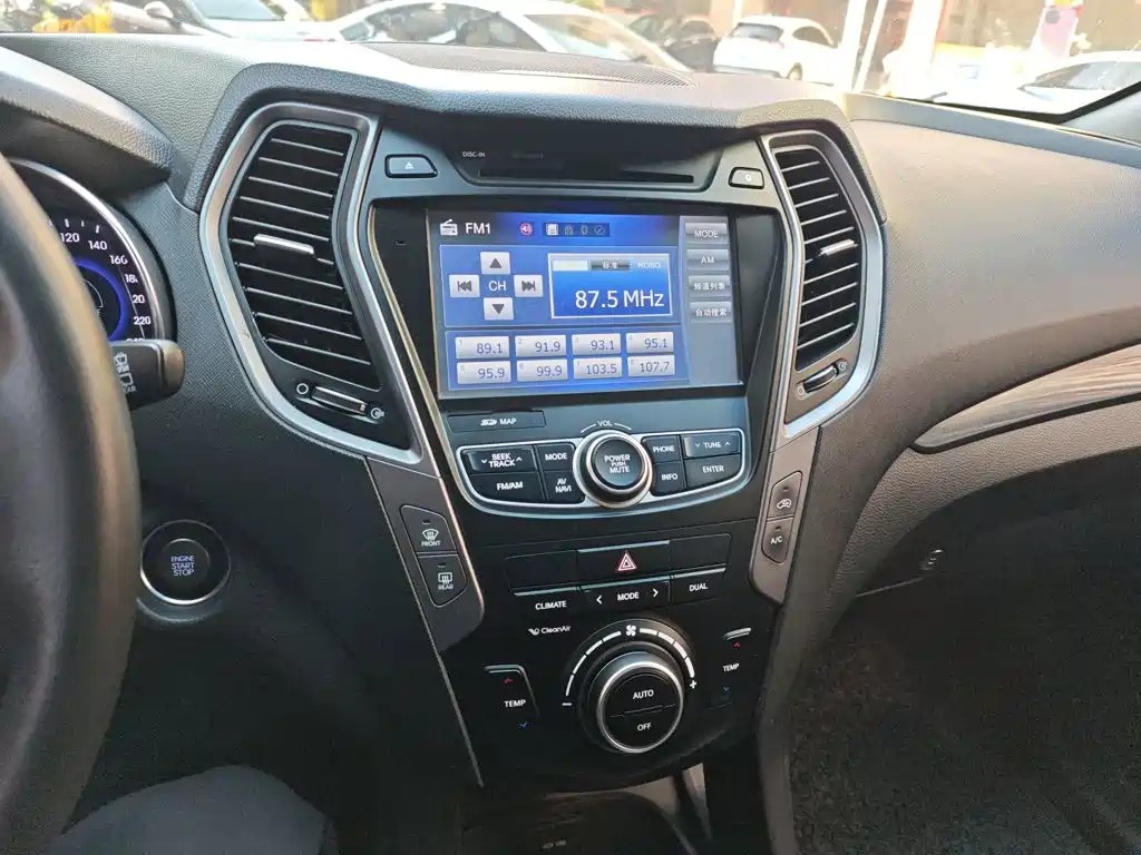 Hyundai Santa Fe — миниатюра 13