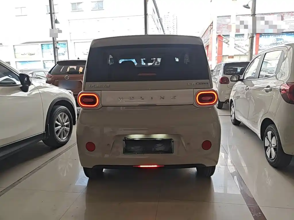 Wuling MINIEV — миниатюра 6