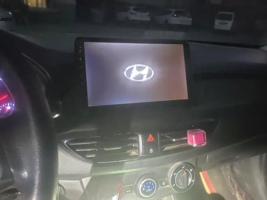 Hyundai Elantra — миниатюра 13