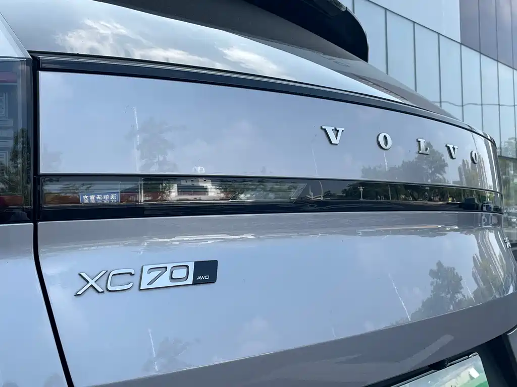 Volvo XC70 PHEV — миниатюра 20