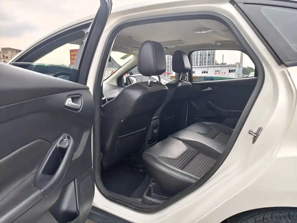 Ford Focus — миниатюра 15