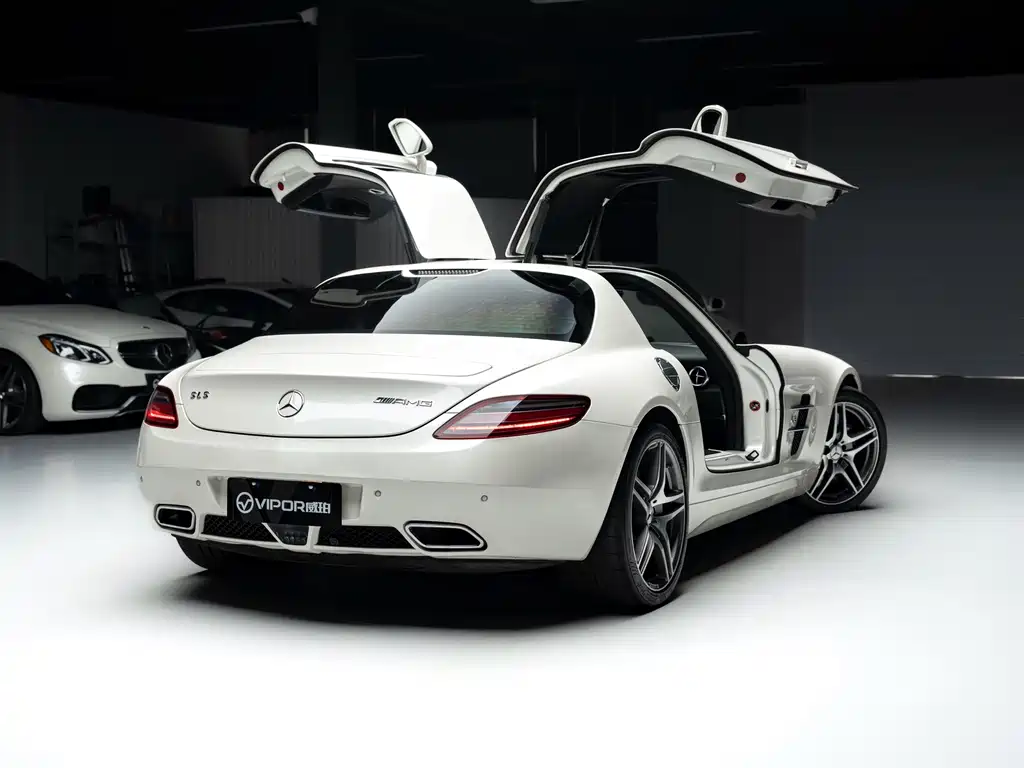 Mercedes-Benz SLS AMG — миниатюра 7