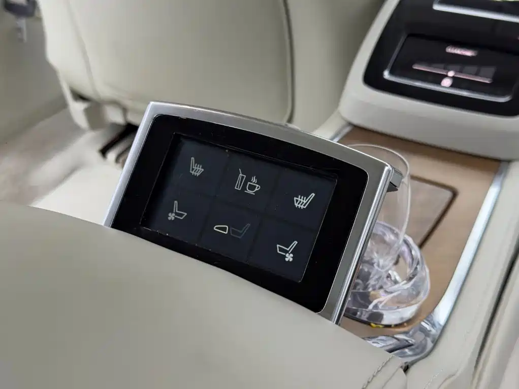 Volvo S90 PHEV — миниатюра 16