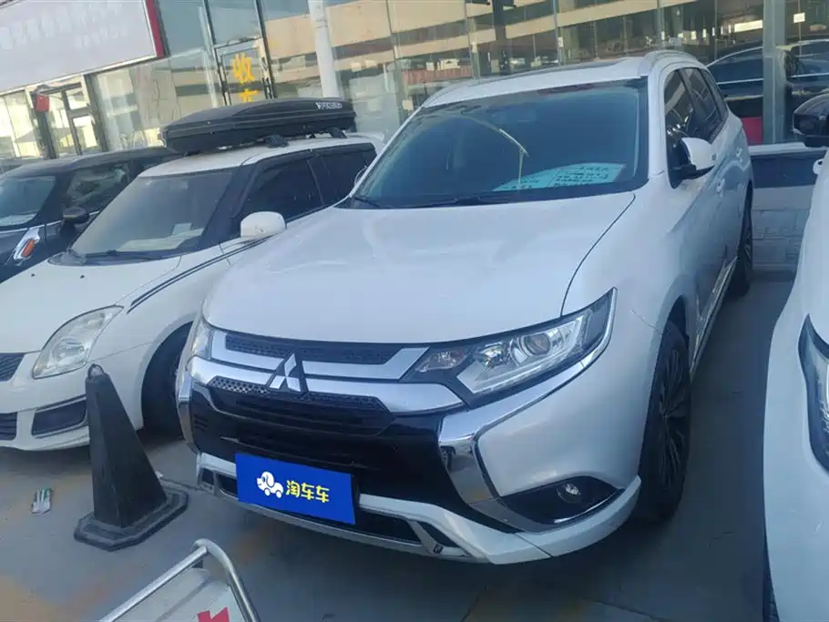 MITSUBISHI OUTLANDER