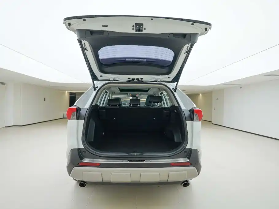Toyota RAV4 — миниатюра 5