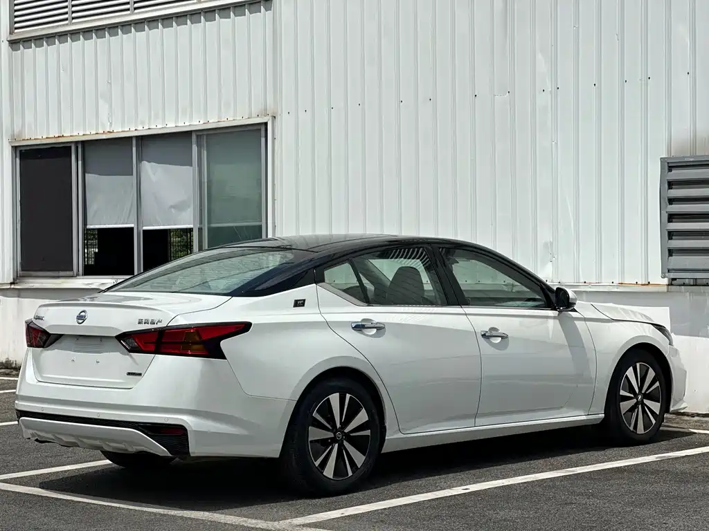 Nissan Teana — миниатюра 9
