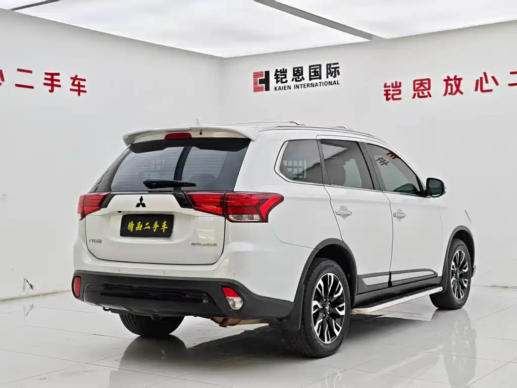 Mitsubishi Outlander — миниатюра 24