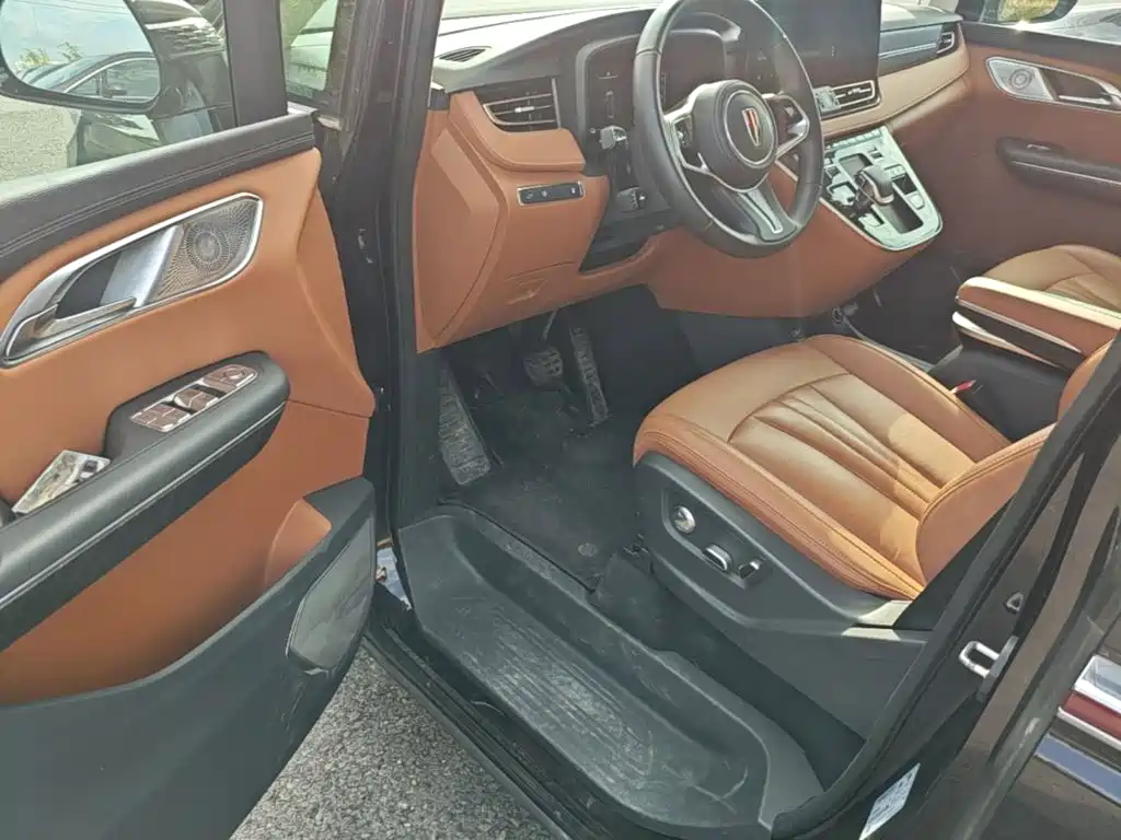 Hongqi Hongqi HQ9 PHEV — миниатюра 16