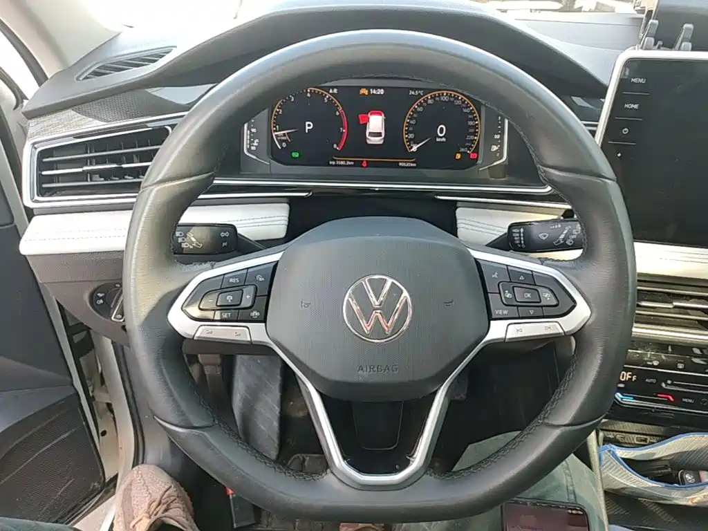 Volkswagen Tiguan L 2024 — фото 10