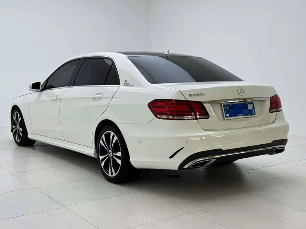 Mercedes-Benz E-Class — миниатюра 4