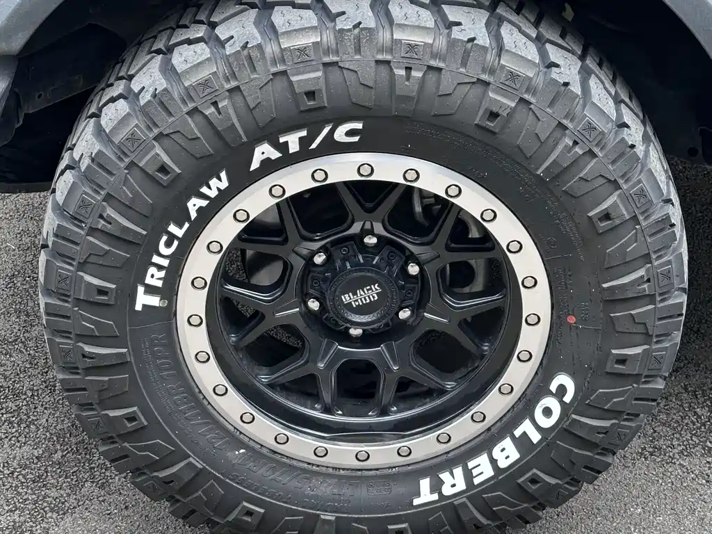 Ford Bronco — миниатюра 3