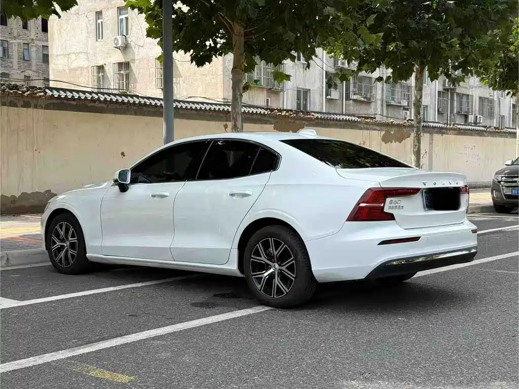 Volvo S60 — миниатюра 4