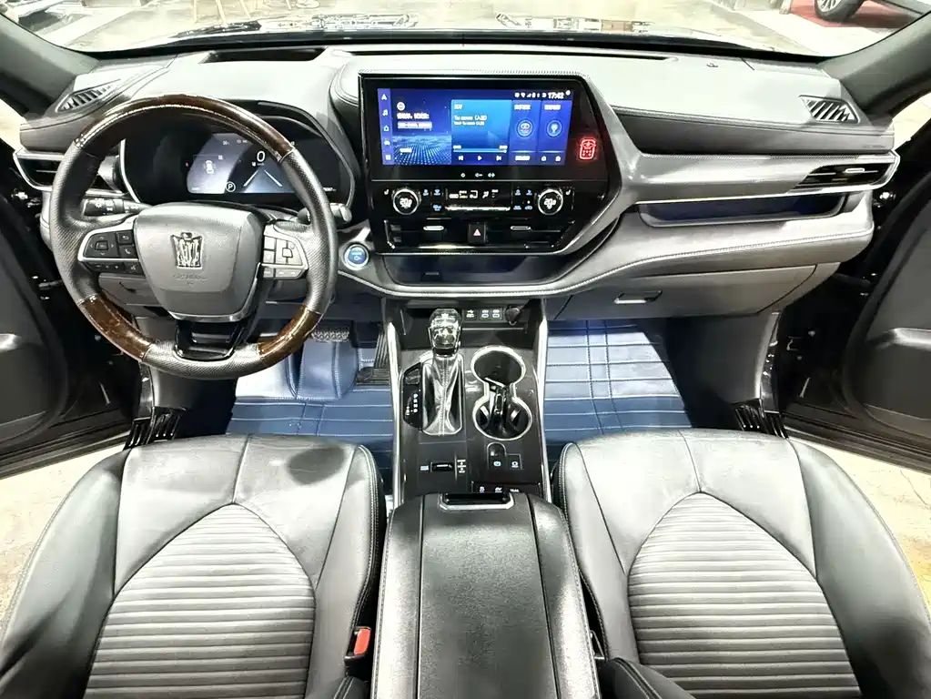 Toyota Crown Kluger — миниатюра 5