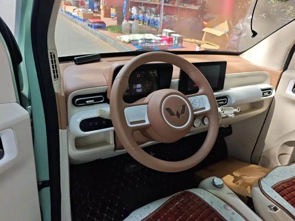 Wuling MINIEV — миниатюра 6