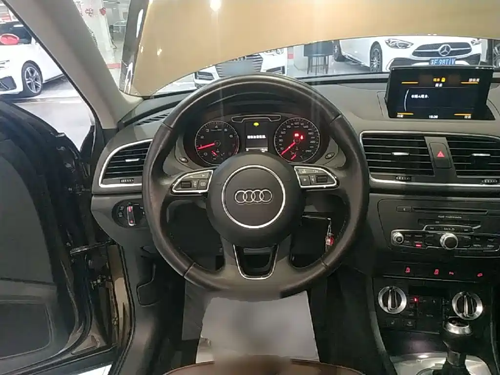 Audi Q3 — миниатюра 11