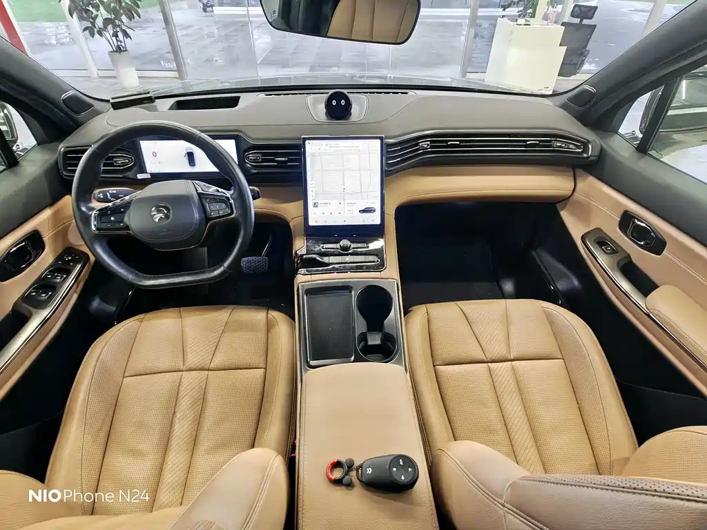 NIO ES8 — миниатюра 11