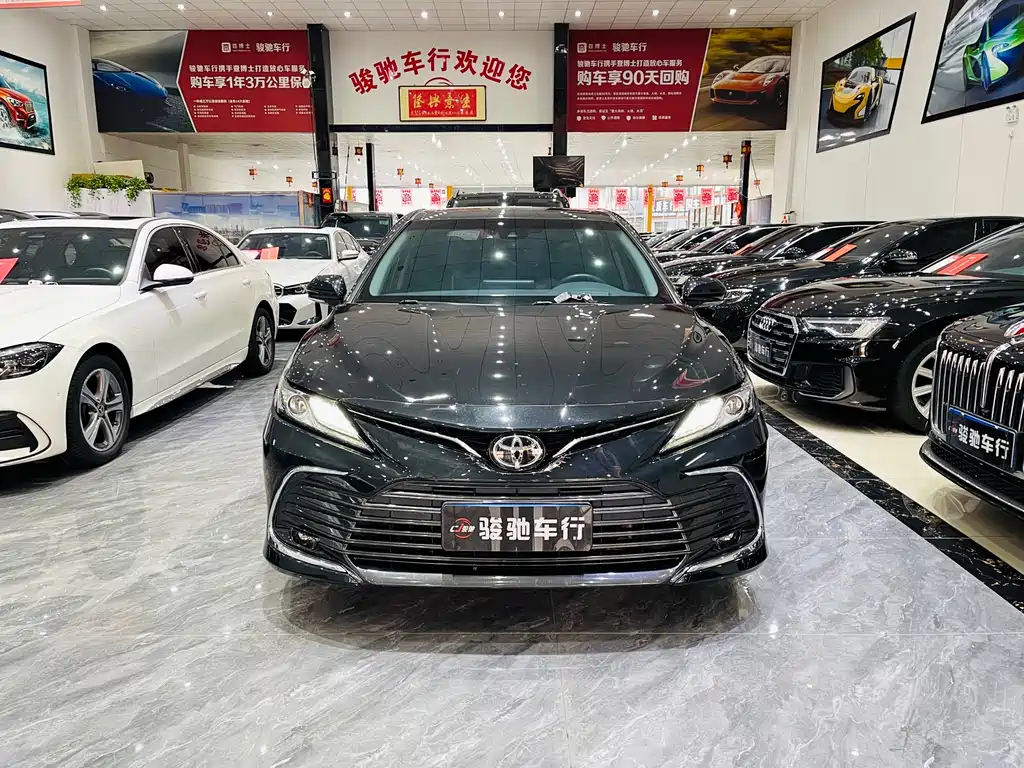 TOYOTA CAMRY