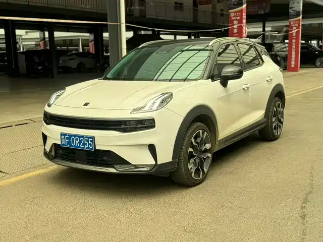 2022 Lynk & Co 06