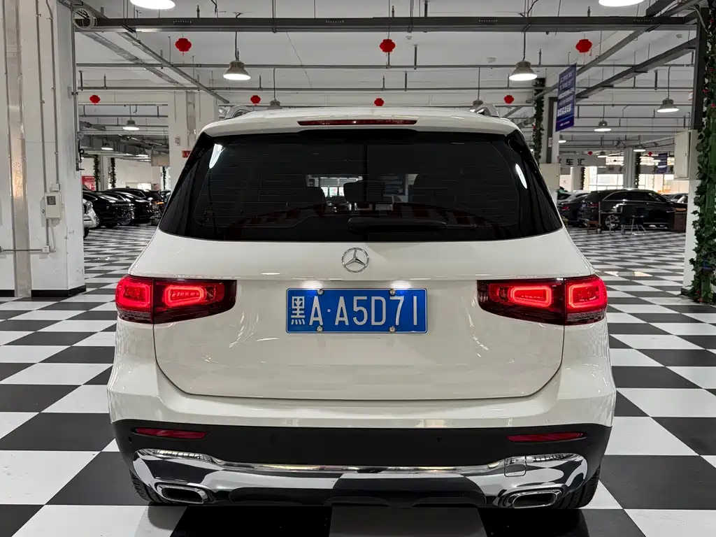 Mercedes-Benz GLB — миниатюра 17