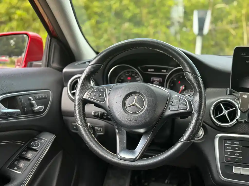 Mercedes-Benz GLA — миниатюра 14