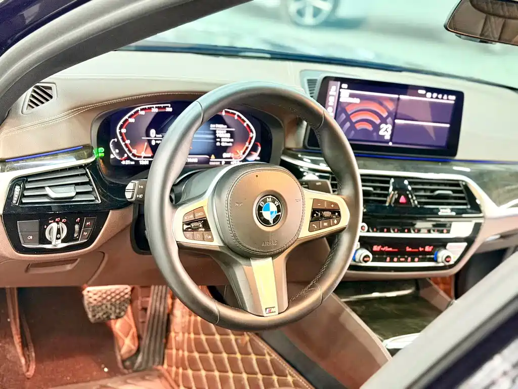 BMW 5 Series — миниатюра 4