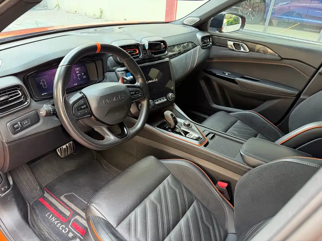 Lynk & Co 02 Hatchback — миниатюра 7