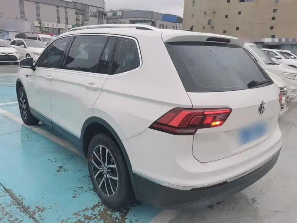 Volkswagen Tiguan L — миниатюра 5
