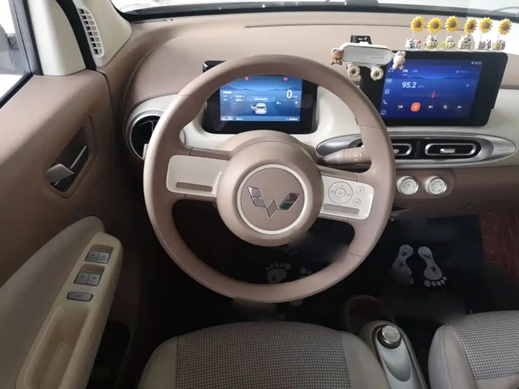 Wuling MINIEV — миниатюра 11
