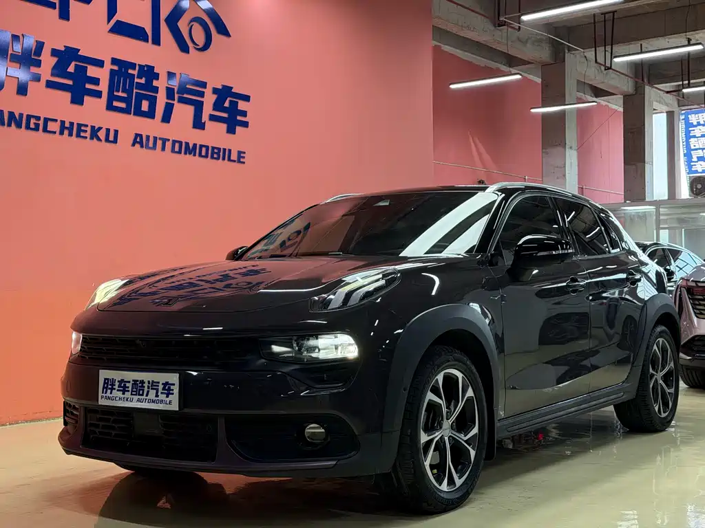 Lynk & Co 02