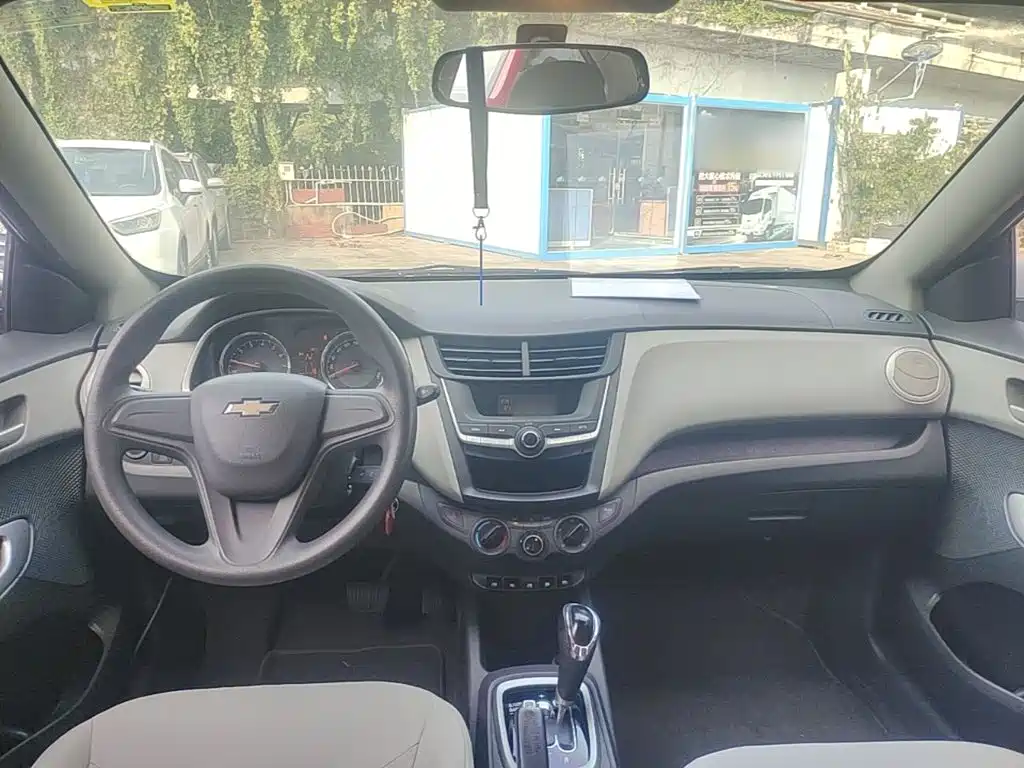 Chevrolet Sail — миниатюра 10