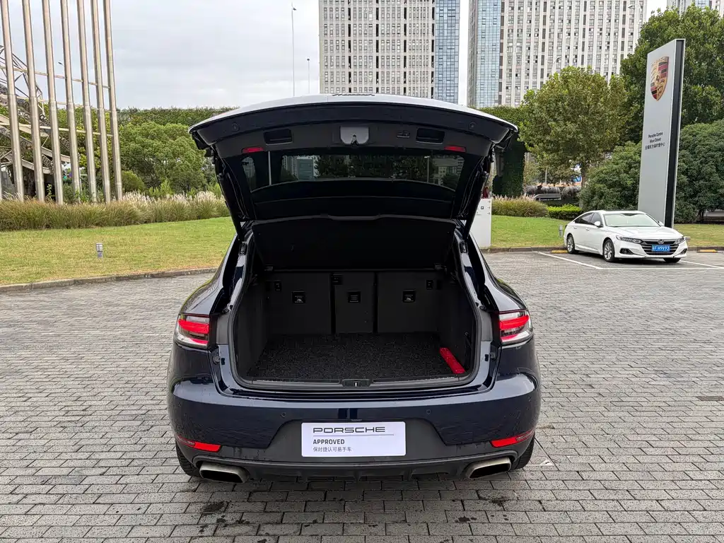 Porsche Macan — миниатюра 6