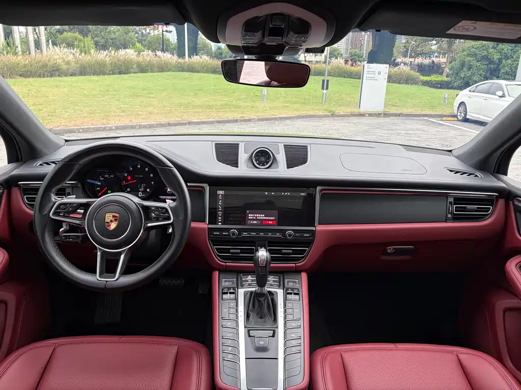 Porsche Macan — миниатюра 14