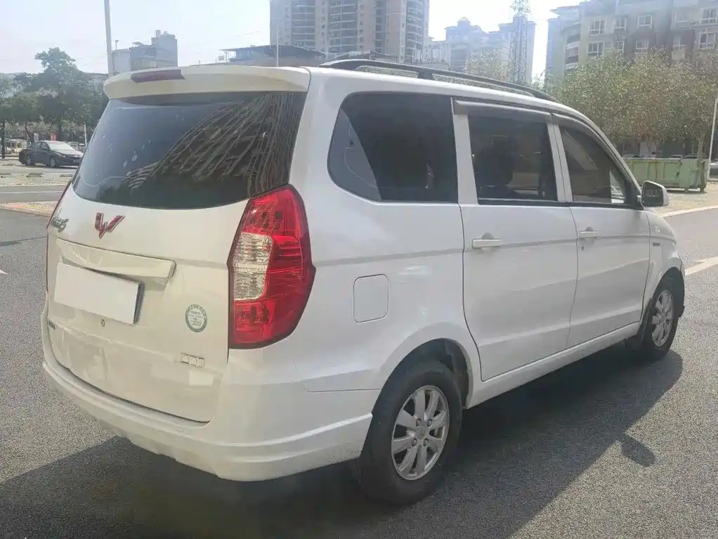 Wuling Hongguang — миниатюра 7