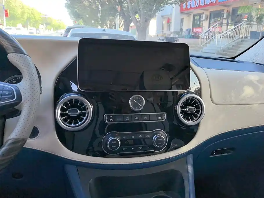 Mercedes-Benz Vito — миниатюра 13