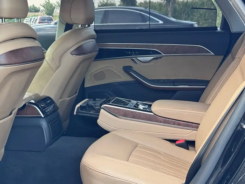 Audi A8 — миниатюра 5